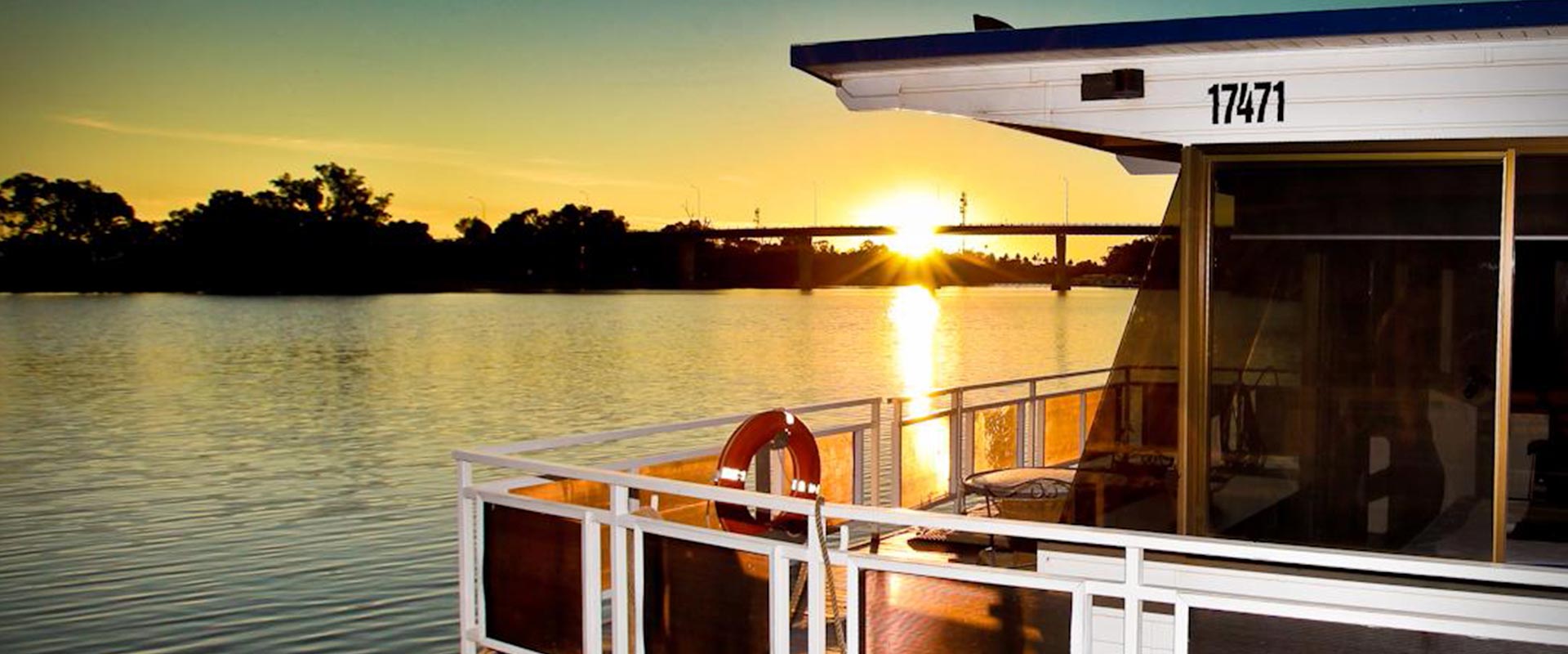Sunset on the Murray River Houseboat